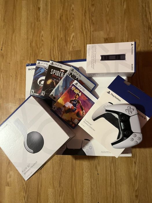 Sony PlayStation 5 Console - Disc/Digital Edition Bundle 1