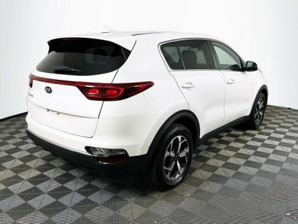 2021 Kia Sportage LX FWD 3